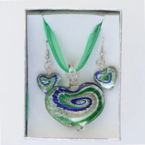 Italiensk håndlavet smykkesæt med hjertevedhæng og øreringe (str. Kasse 10 x 7 cm)
