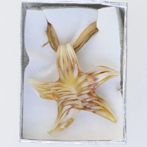 Italiensk håndlavet halssmykke (str. Kasse 9 x 6 cm)