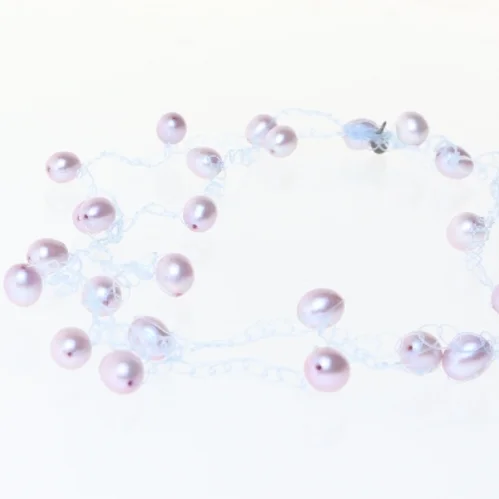 Perlehalskæde med lyserøde perler (str. 25 cm)