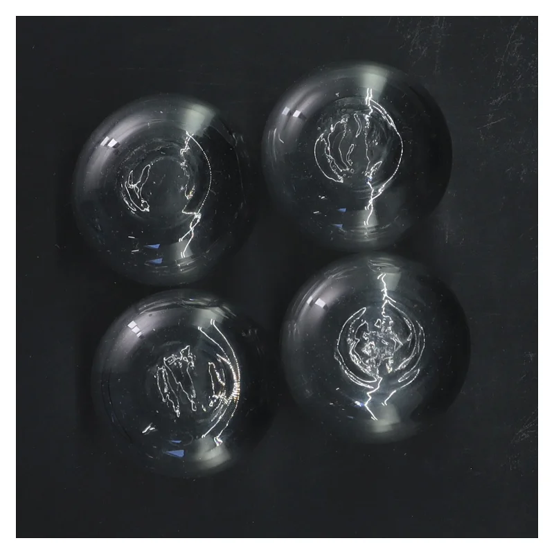 Sæt af 4 flotte runde glas (8 glas i 2 annoncer) (str. 4 stk Ø 4,5 cm længde 5,5 cm)