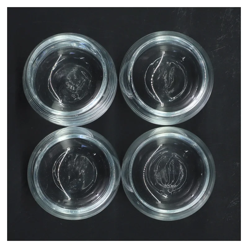 Sæt af 4 flotte runde glas (8 glas i 2 annoncer) (str. 4 stk Ø 4,5 cm længde 5,5 cm)