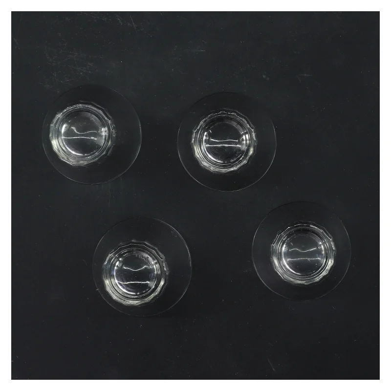 Sæt af fire glas (str. 4 stk Ø 5 cm længde 5 cm)