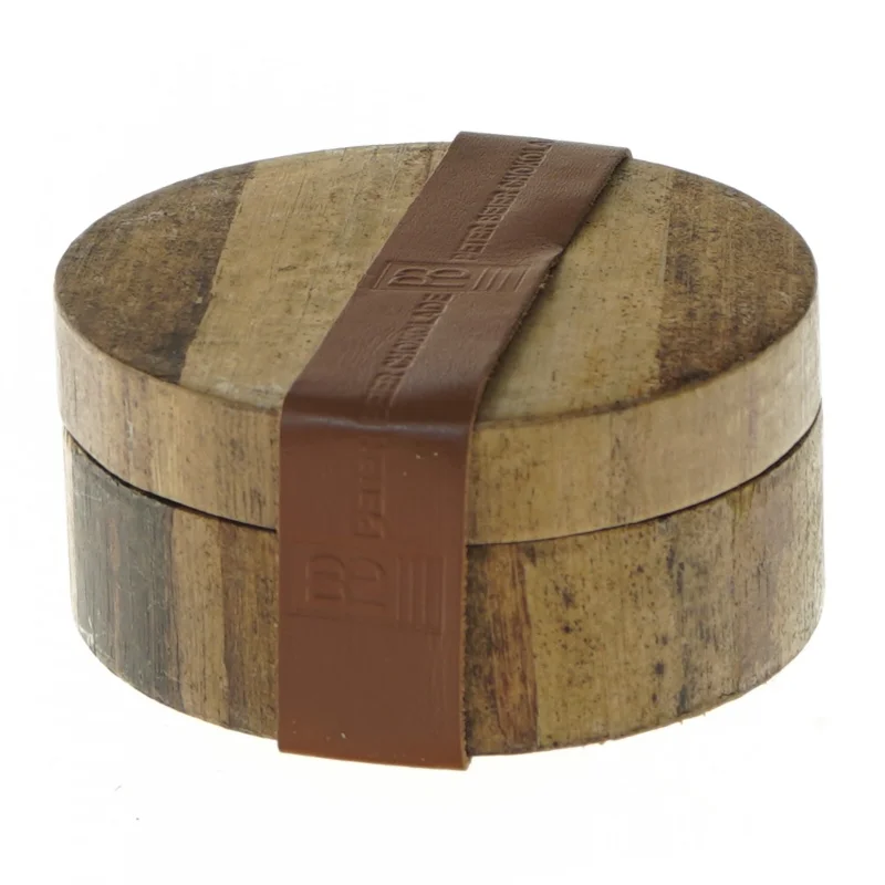 Trææske med ægte læderbånd fra Peter Beier Chokolade (str. Ø 12,5 cm)