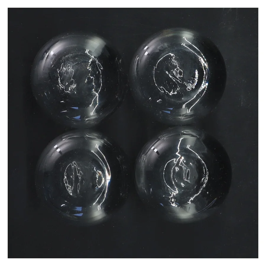 Sæt med 4 glas (8 glas i 2 annoncer)  (str. 4 stk Ø 4,5 cm længde 5,5 cm)