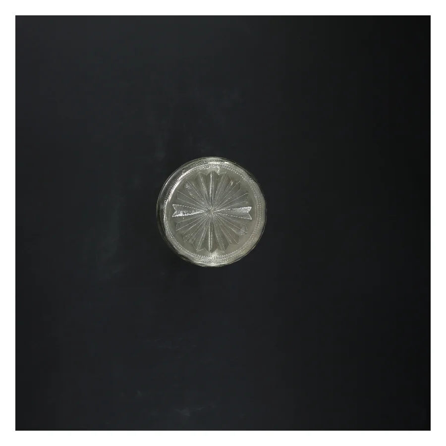 Gammel glasvase med mønster (str. 23 cm)