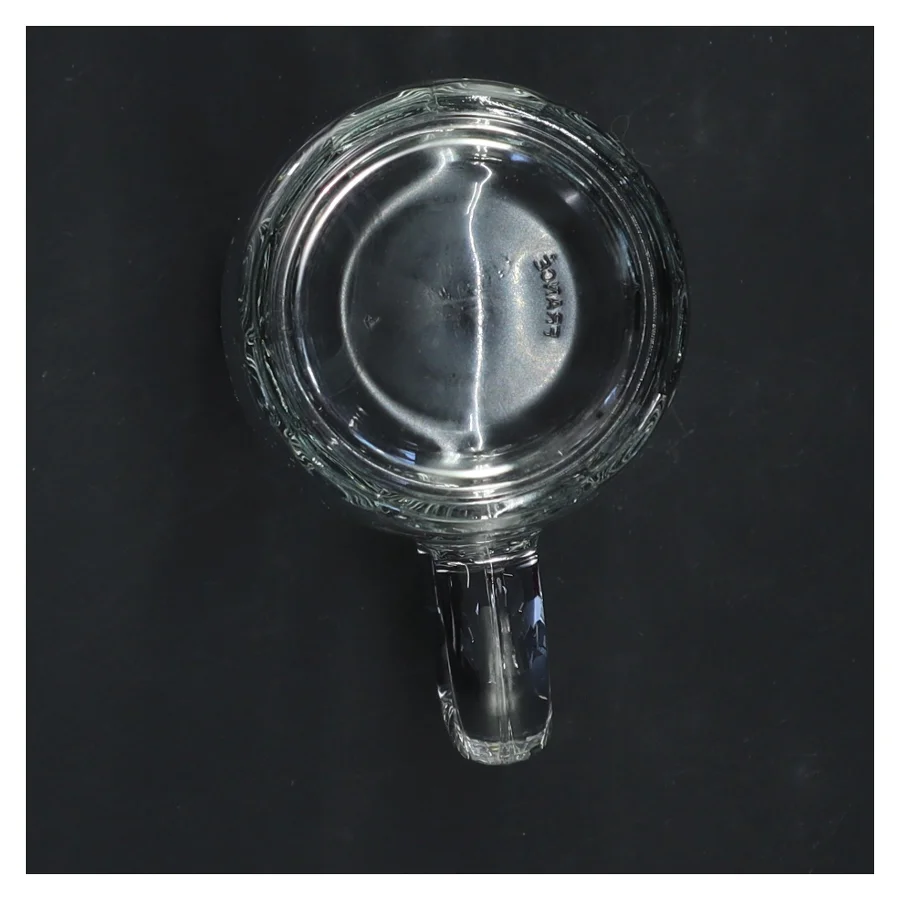 Højt krus med hank, oplagt som vase eller til øl  (str. 15x6,5 cm)