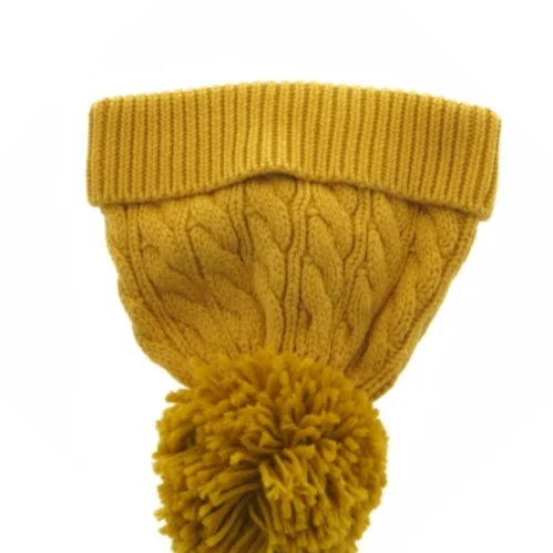 Gul strikket hue med pompon fra Next (str. 6 mdr)