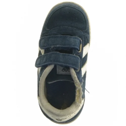 Sneakers med velcrolukning fra Hummel (str. 25)