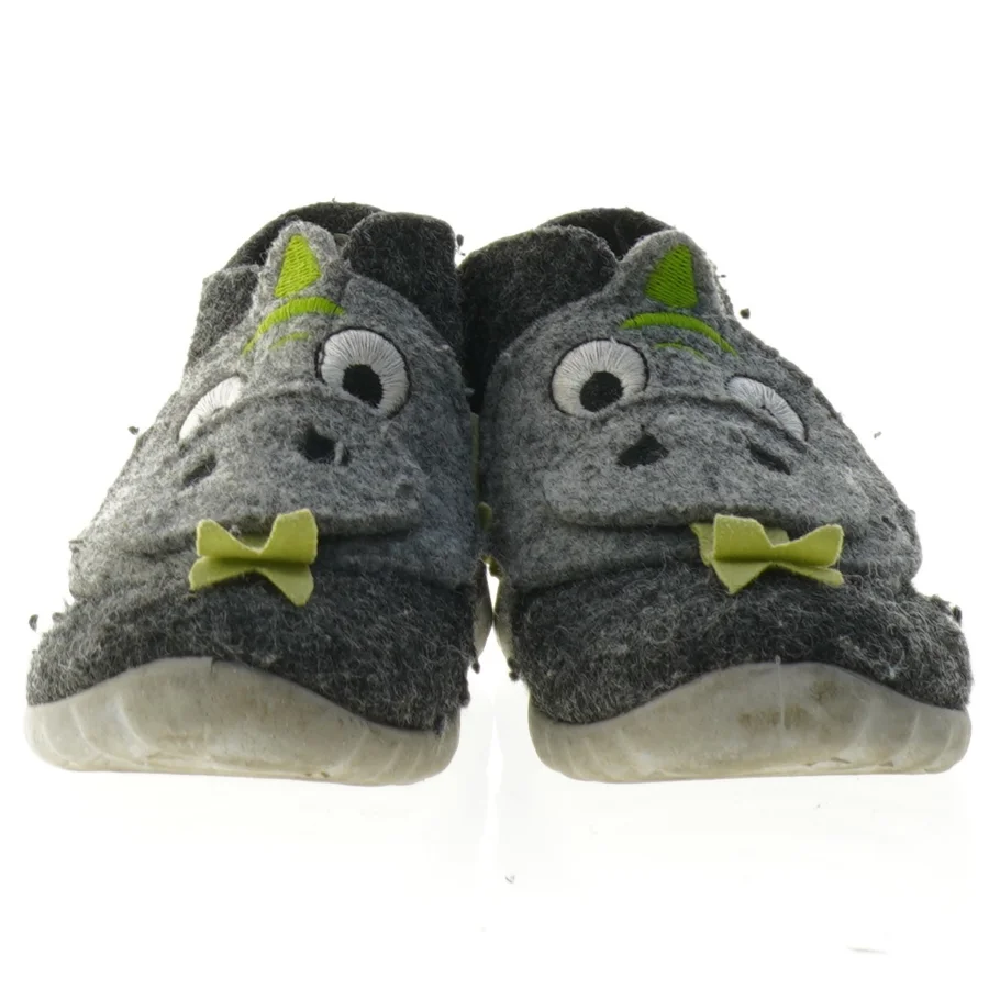 Børnefiltsko med dyremotiv (str. 24)