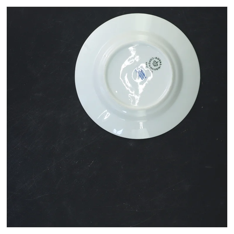 Porcelæns desserttallerken/askebæger med dekorativt motiv fra Royal Copenhagen (str. Ø 13 cm)