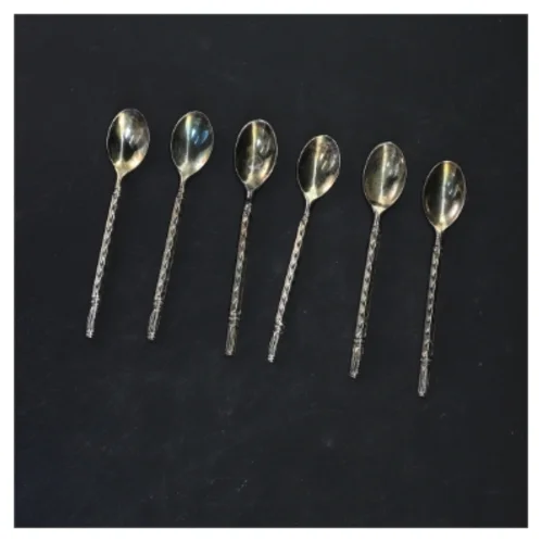 Sæt af seks dekorative skeer (str. 11x2 cm)