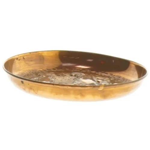 Væghængt fad i kobber med relief (str. Ø 12,5x1,5 cm)