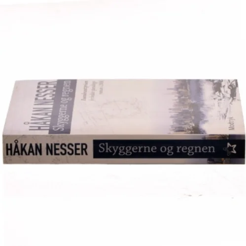 Skyggerne og regnen af Håkan Nesser (Bog)