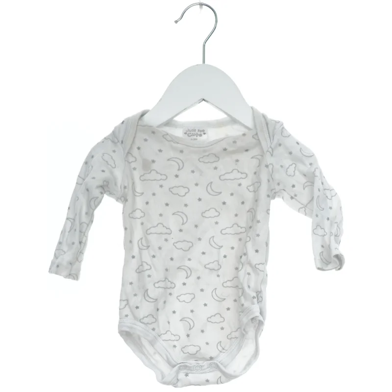 Baby bodystocking med skyer og stjerner fra Just Too Cute (str. 62)