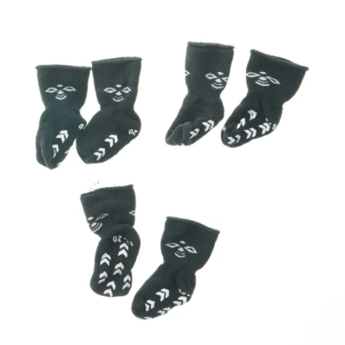 Sort babysokker med skridsikre såler, str. 18-20 fra Hummel (str. 3 styk. str. 18-20)