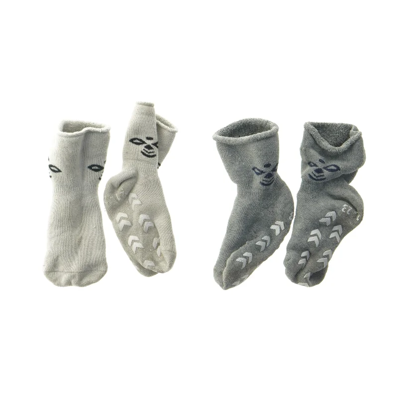 Børnestrømper med skridsikre såler fra Hummel (str. 2 styk. str. 21-23)