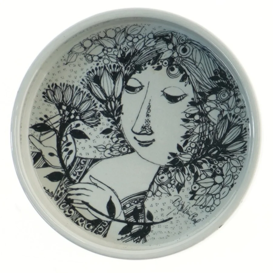 Dekorativ tallerken med kunstnerisk motiv fra Nyølle (str. 15x3 cm)