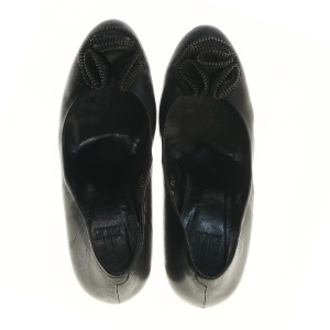 Sort højhælede sko med pynt fra Billi Bi (str. 39 )