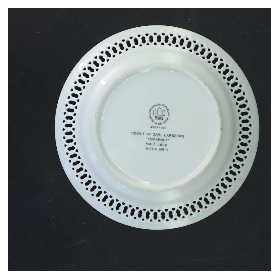 Dekorativ tallerken med Carl Larsson motiv fra B&G (str. Ø 17 cm)