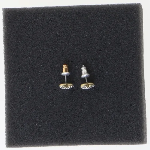 Hjerteformede ørestikker med sten (str. 1 cm)