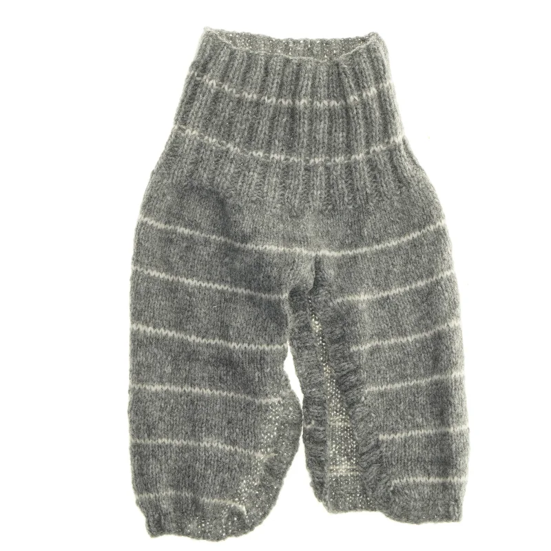 Strikkede bukser til baby (str. 57x36 cm)
