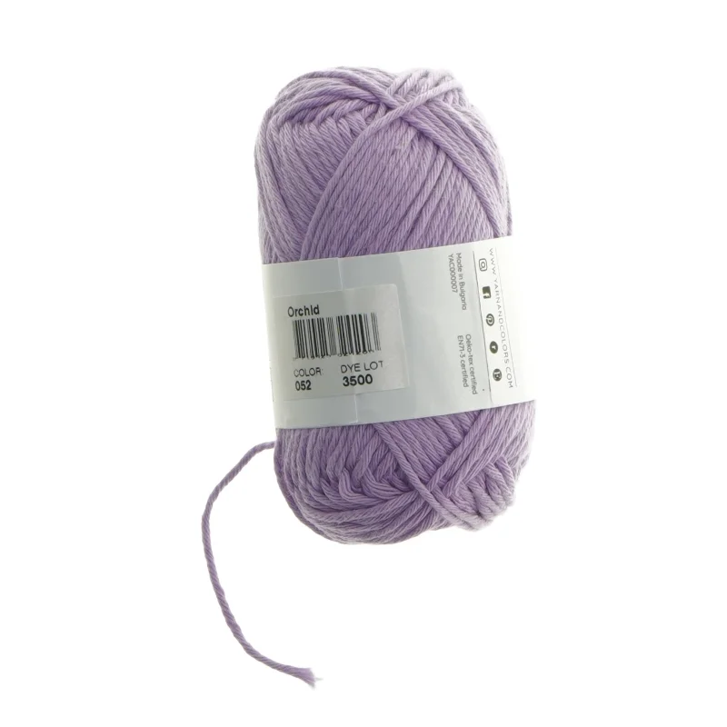 Lyselilla garnnøgle fra Yarn and Colors (str.  75 m 5 mm)