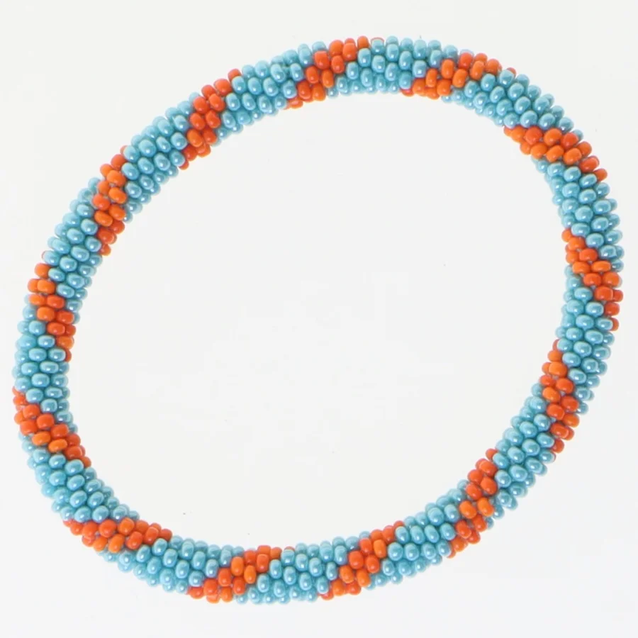 Perlearmbånd i blå og orange (str. Ø 6 cm)
