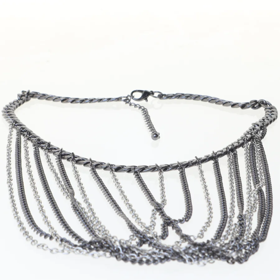 Sort halskæde med kæder (str. 50 cm)