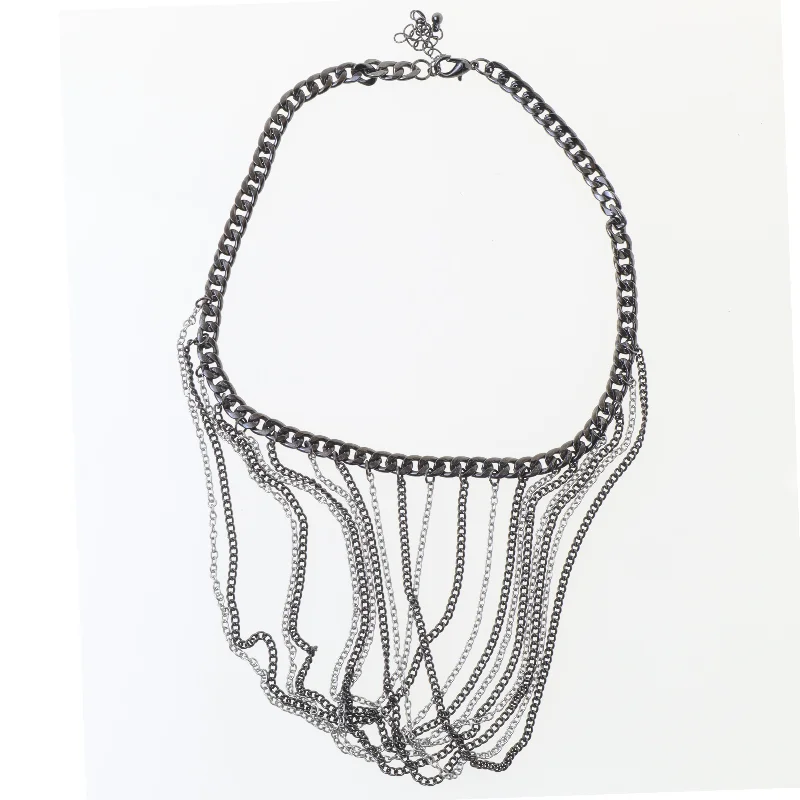 Sort halskæde med kæder (str. 50 cm)