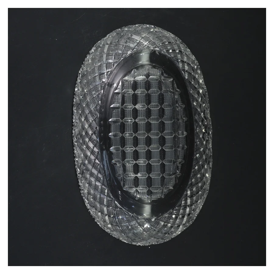 Oval glas skål med mønster (str. 21x13x7 cm)