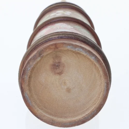 Miniature smørkærner i træ med fint blomstermotiv (str. 17 cm)