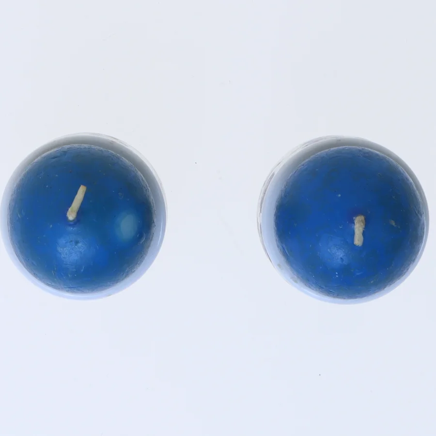 Små keramik lysholdere med blå runde stearinlys (str. 5,5 cm)