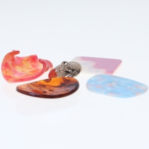 Farverige store knapper (str. 4 cm)
