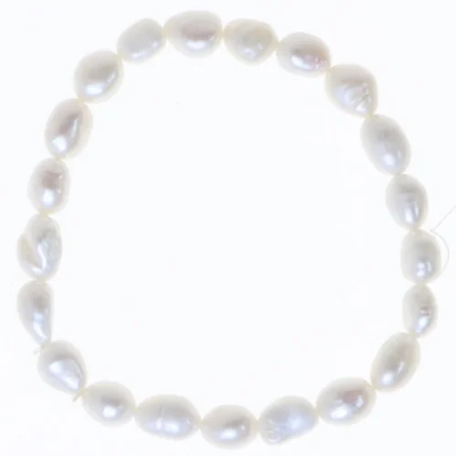 Armbånd med hvide naturperler (str. 18 cm)