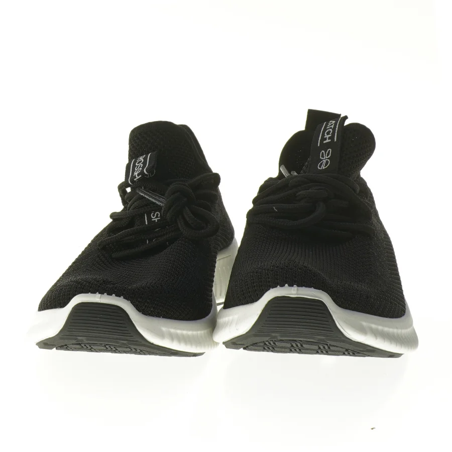 Sort striksneaker fra Crosshatch (str. 39 )