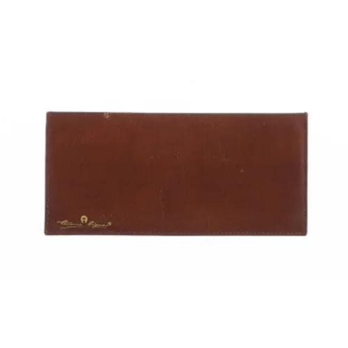 Brun pung fra Etienne Aigner