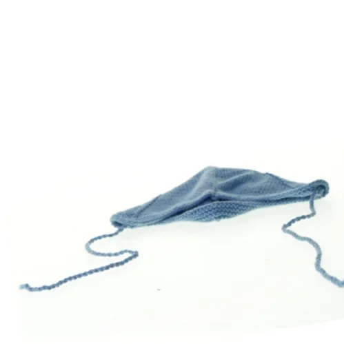 Hjemmestrikket babyhue (str. 16 6 15 cm)