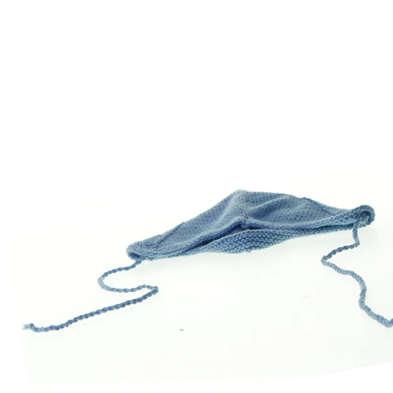 Hjemmestrikket babyhue (str. 16 6 15 cm)