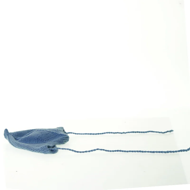 Hjemmestrikket babyhue (str. 16 6 15 cm)