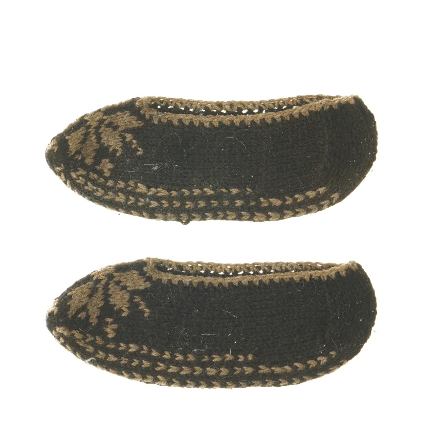 Strikkede hjemmesko (str. 24 cm)