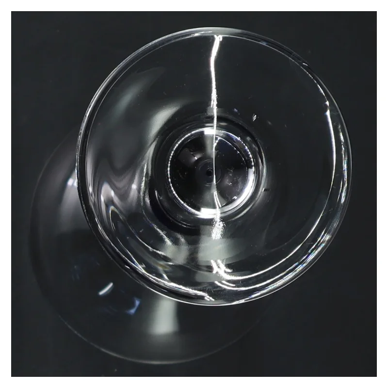 To cocktailglas med lange stilke (str. 19 cm)