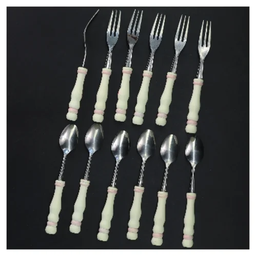 Sæt med små gafler og skeer med rose motiv (str. 14x2 cm)