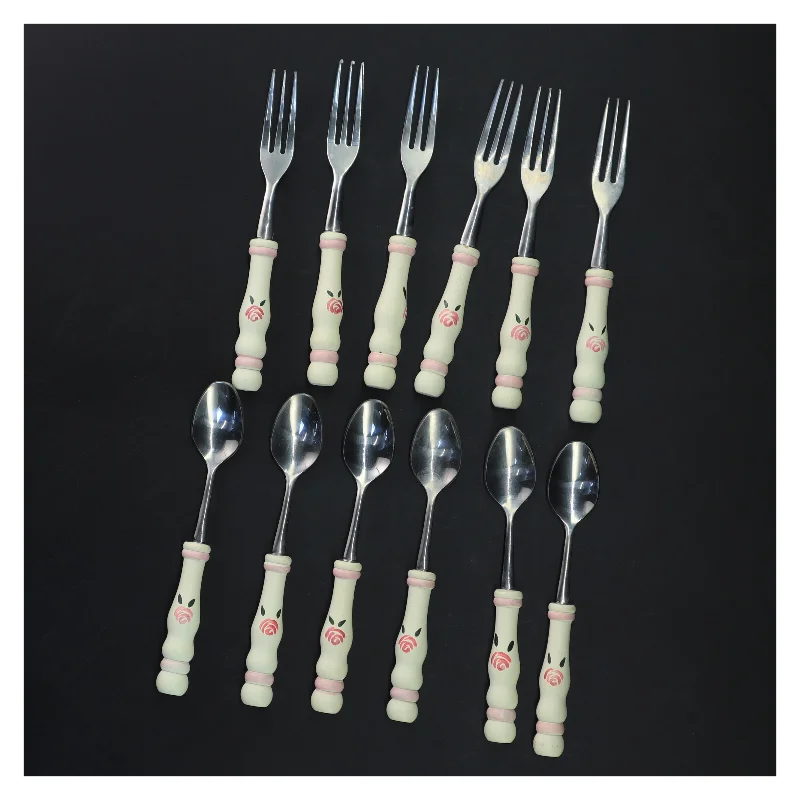 Sæt med små gafler og skeer med rose motiv (str. 14x2 cm)