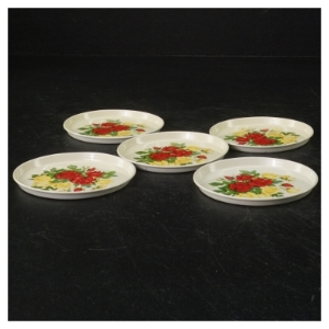 Rosendekorerede tallerkner fra Ira