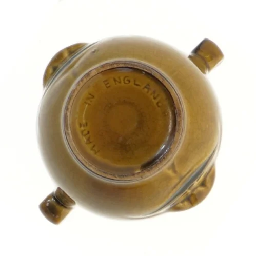 Brun keramikkrukke med låg (str. 11x11 cm)