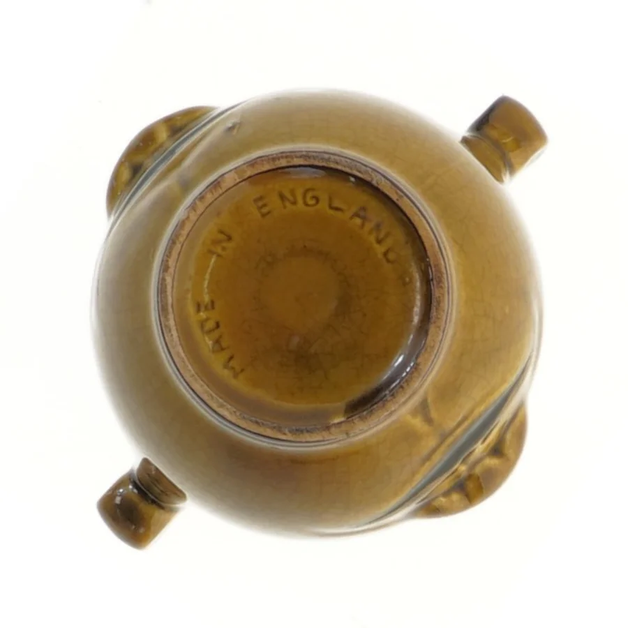 Brun keramikkrukke med låg (str. 11x11 cm)