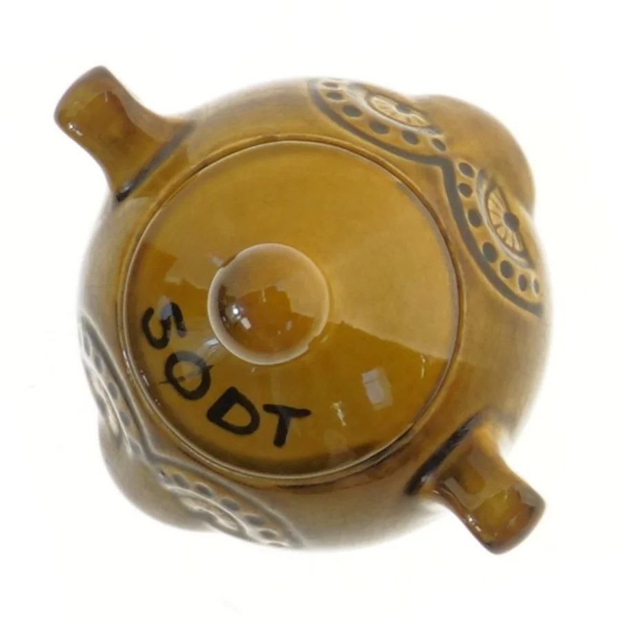 Brun keramikkrukke med låg (str. 11x11 cm)