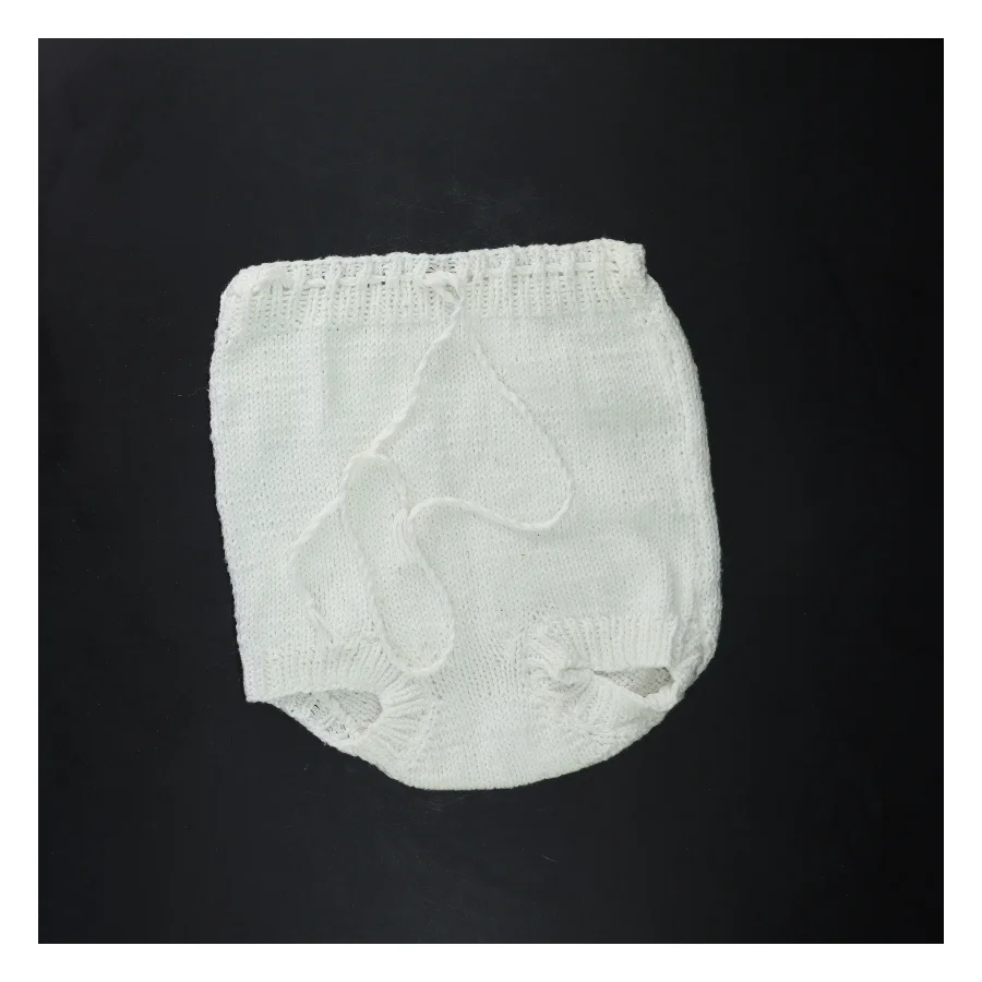 Strikket baby blebukser (str. 22x25 cm)