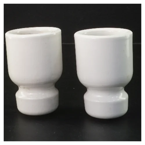 2 stk porcelæn isolatorer (str. 2 stk 7x11 cm)
