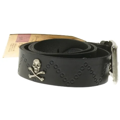 Sort læderbælte med kors og kranie logo fra Replika (str. 115 cm)